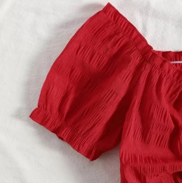 Elegant Red Ruched Blouse Sz Medium - Picture 3 of 4